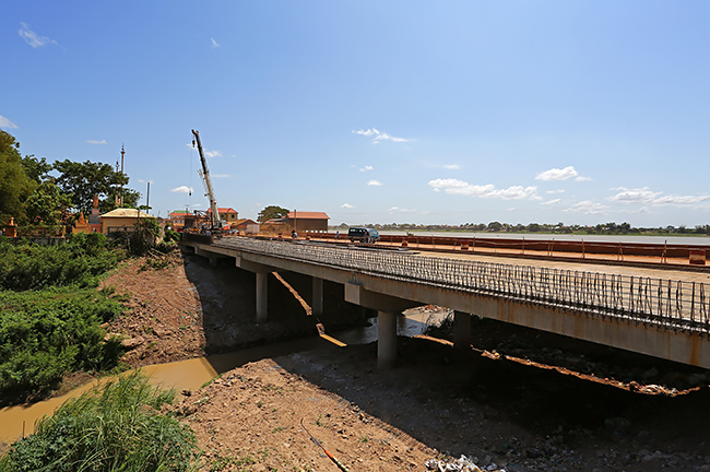 柬埔寨5号公路扩建工程施工进展情况